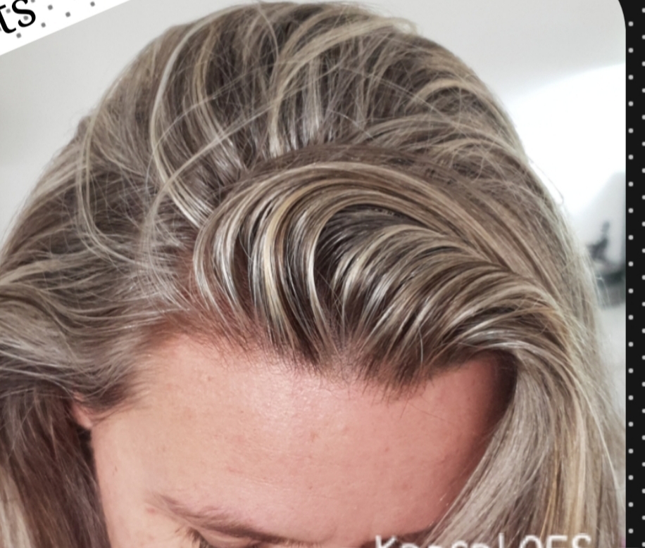 Vers gekleurd haar met highlights bij KapsaLOES